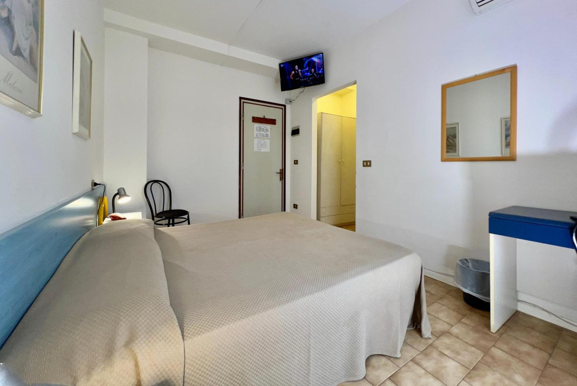 Hotel Myriam Lignano Sabbiadoro Exterior photo